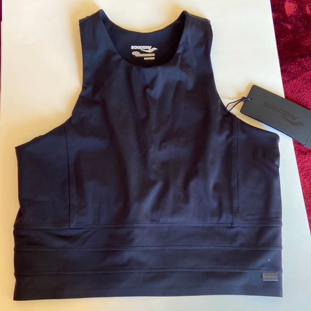 Saucony  racer crop top